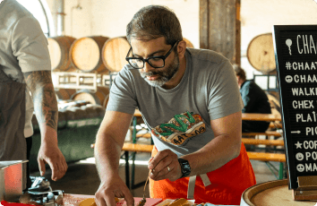 Enjoy live street food and music festival.